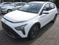 Weiß Gebraucht 2023 Hyundai Bayon Trend SUV | 16.900 € (Fairer Preis)