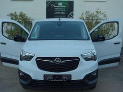 Weiß Gebraucht 2023 Opel Combo Basis Van / Kleinbus | 18.900 € (Guter Preis)
