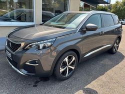 Grau Gebraucht 2019 Peugeot 5008 Allure Van / Kleinbus | 17.950 € (Etwas zu teuer)