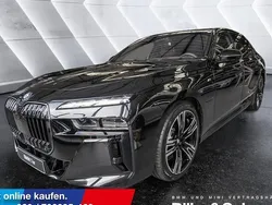 Schwarz Neu 2025 BMW 750e Limousine | 144.990 €