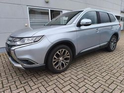 Silber Gebraucht 2018 Mitsubishi Outlander Edition SUV | 13.300 € (Fairer Preis)