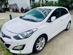 Weiß Gebraucht 2012 Hyundai i30 Style Limousine | 5.700 € (Fairer Preis)