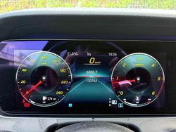 Grau Gebraucht 2020 Mercedes E200 Avantgarde Limousine | 31.900 €