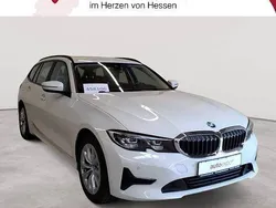 Weiß Gebraucht 2021 BMW 330e Advantage Kombi | 22.890 € (Guter Preis)