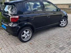 Schwarz Gebraucht 2001 Toyota Yaris Kleinwagen | 3.800 € (Teuer)