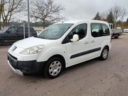 Weiß Gebraucht 2011 Peugeot Partner Tepee Tendance Van / Kleinbus | 3.000 € (Superpreis)