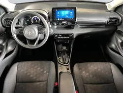 Silber Neu 2025 Toyota Yaris Hybrid Comfort Kleinwagen | 22.990 € (Guter Preis)