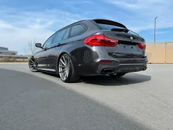 Grau Gebraucht 2020 BMW 320 M Sport Kombi | 42.000 €