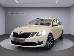 Weiß Gebraucht 2020 Skoda Octavia Soleil Kombi | 20.900 € (Guter Preis)