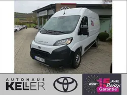 Icy white Gebraucht 2024 Toyota Proace Van | 31.980 €