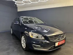 Blau Gebraucht 2014 Volvo S60 Momentum Limousine | 11.900 € (Fairer Preis)