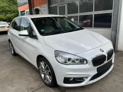 Weiß Gebraucht 2016 BMW 218 Luxury Line Kombi | 8.490 € (Guter Preis)