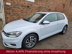 Silber Gebraucht 2017 VW Golf VII Sound Limousine | 12.490 € (Guter Preis)