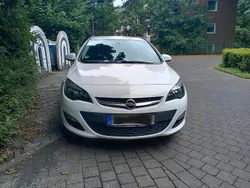 Weiß Gebraucht 2013 Opel Astra Kombi | 3.500 € (Guter Preis)