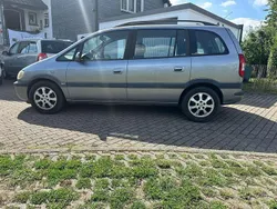 Grau Gebraucht 2004 Opel Zafira Van / Kleinbus | 699 € (Superpreis)