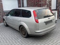 Grau Gebraucht 2007 Ford Focus Kombi | 1.700 € (Fairer Preis)