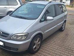 Silber Gebraucht 2002 Opel Zafira Elegance Van / Kleinbus | 1.600 € (Fairer Preis)