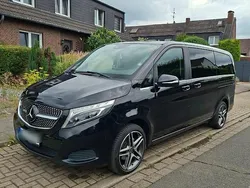 Schwarz Gebraucht 2014 Mercedes V220 Avantgarde Van / Kleinbus | 26.000 €