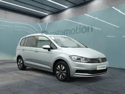 Silber Gebraucht 2024 VW Touran Move Van / Kleinbus | 33.749 € (Guter Preis)
