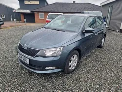 Grau Gebraucht 2015 Skoda Fabia Ambition Limousine | 8.980 € (Fairer Preis)