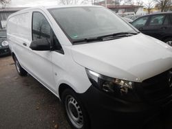 Weiß Gebraucht 2019 Mercedes Vito Van / Kleinbus | 31.950 € (Etwas zu teuer)