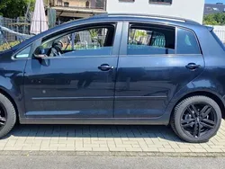 Schwarz Gebraucht 2010 VW Golf Plus Comfortline Van / Kleinbus | 4.000 € (Fairer Preis)