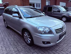 Silber Gebraucht 2007 Toyota Avensis Executive Kombi | 2.800 € (Fairer Preis)