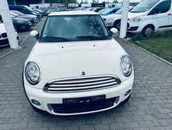 Weiß Gebraucht 2011 Mini ONE Kleinwagen | 6.100 € (Fairer Preis)