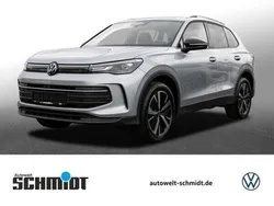Oyster silver metallic Gebraucht 2024 VW Tiguan Goal SUV | 46.900 € (Superpreis)