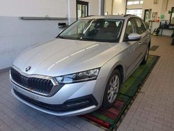 Silber Gebraucht 2022 Skoda Octavia Ambition Kombi | 16.999 € (Superpreis)