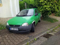 Grün Gebraucht 1997 Opel Corsa Limousine | 500 € (Superpreis)