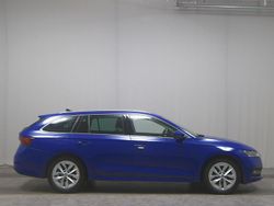 Blau Gebraucht 2023 Skoda Octavia Style Kombi | 16.980 € (Superpreis)