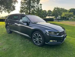 Grau Gebraucht 2017 VW Passat Highline Limousine | 11.900 € (Teuer)
