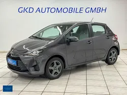 Grau Gebraucht 2020 Toyota Yaris Comfort Limousine | 12.990 € (Fairer Preis)