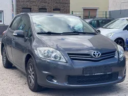Grau Gebraucht 2011 Toyota Auris Limousine | 4.999 € (Fairer Preis)