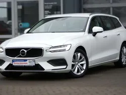 Andere Gebraucht 2020 Volvo V60 Momentum Kombi | 23.800 € (Fairer Preis)
