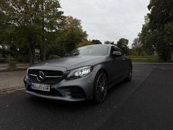 Grau Gebraucht 2018 Mercedes C300 AMG line Coupé | 29.500 € (Etwas zu teuer)