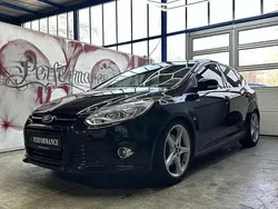 Schwarz Gebraucht 2011 Ford Focus Titanium Kleinwagen | 10.499 € (Teuer)