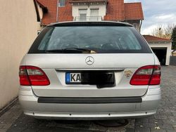 Silber Gebraucht 2007 Mercedes E280 Elegance Limousine | 3.333 € (Guter Preis)