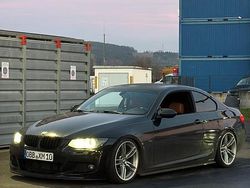 Schwarz Gebraucht 2010 BMW 325 Coupé | 16.000 €