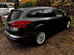 Grau Gebraucht 2017 Ford Focus Business Edition Kombi | 6.999 € (Guter Preis)
