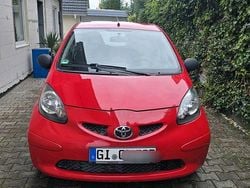 Rot Gebraucht 2007 Toyota Aygo Kleinwagen | 2.300 € (Guter Preis)