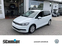 Pure white Gebraucht 2025 VW Touran Comfortline Van / Kleinbus | 33.398 € (Fairer Preis)