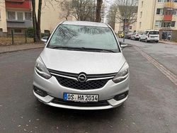Grau Gebraucht 2017 Opel Zafira Edition Van / Kleinbus | 7.000 € (Fairer Preis)