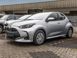 Silber Gebraucht 2023 Toyota Yaris Comfort Kleinwagen | 16.899 € (Fairer Preis)