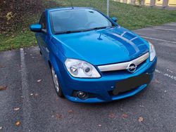 Blau Gebraucht 2005 Opel Tigra Enjoy Cabrio | 1.900 € (Teuer)
