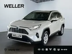 Weiss Gebraucht 2021 Toyota RAV4 Hybrid Team SUV | 31.490 € (Superpreis)