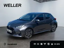 Grau Gebraucht 2022 Toyota Yaris Team Kleinwagen | 16.995 € (Fairer Preis)