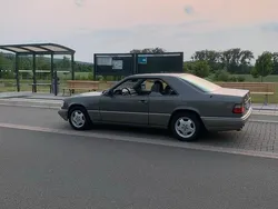 Andere außenfarben Gebraucht 1987 Mercedes E220 Coupé | 5.000 €