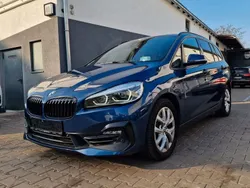Blau Gebraucht 2021 BMW 220 Gran Tourer Sport Line Van / Kleinbus | 16.900 € (Superpreis)